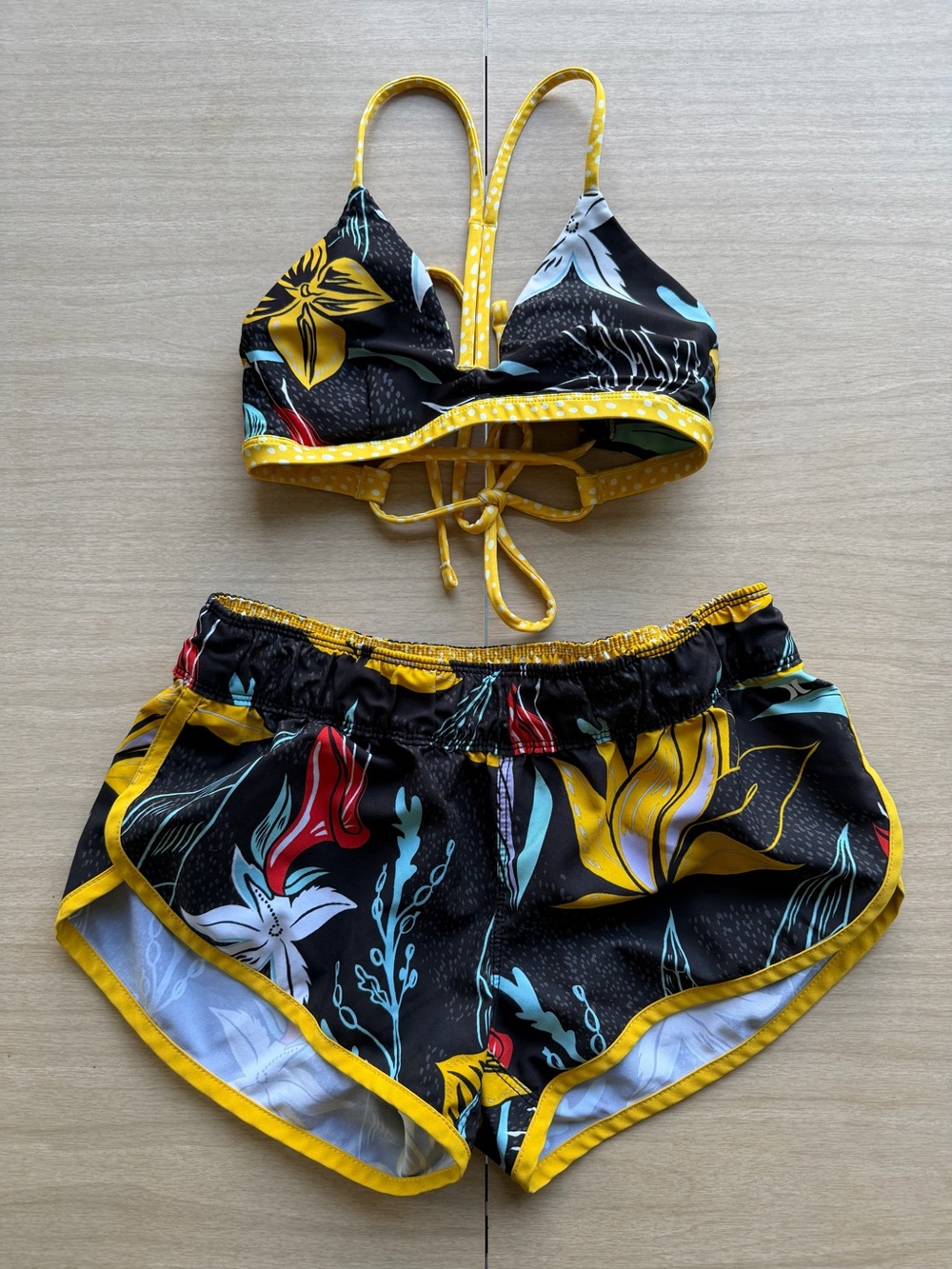 Hurley Women’s 2-Piece Swim Set Floral Black/Yellow Bikini Top + Swim Shorts S